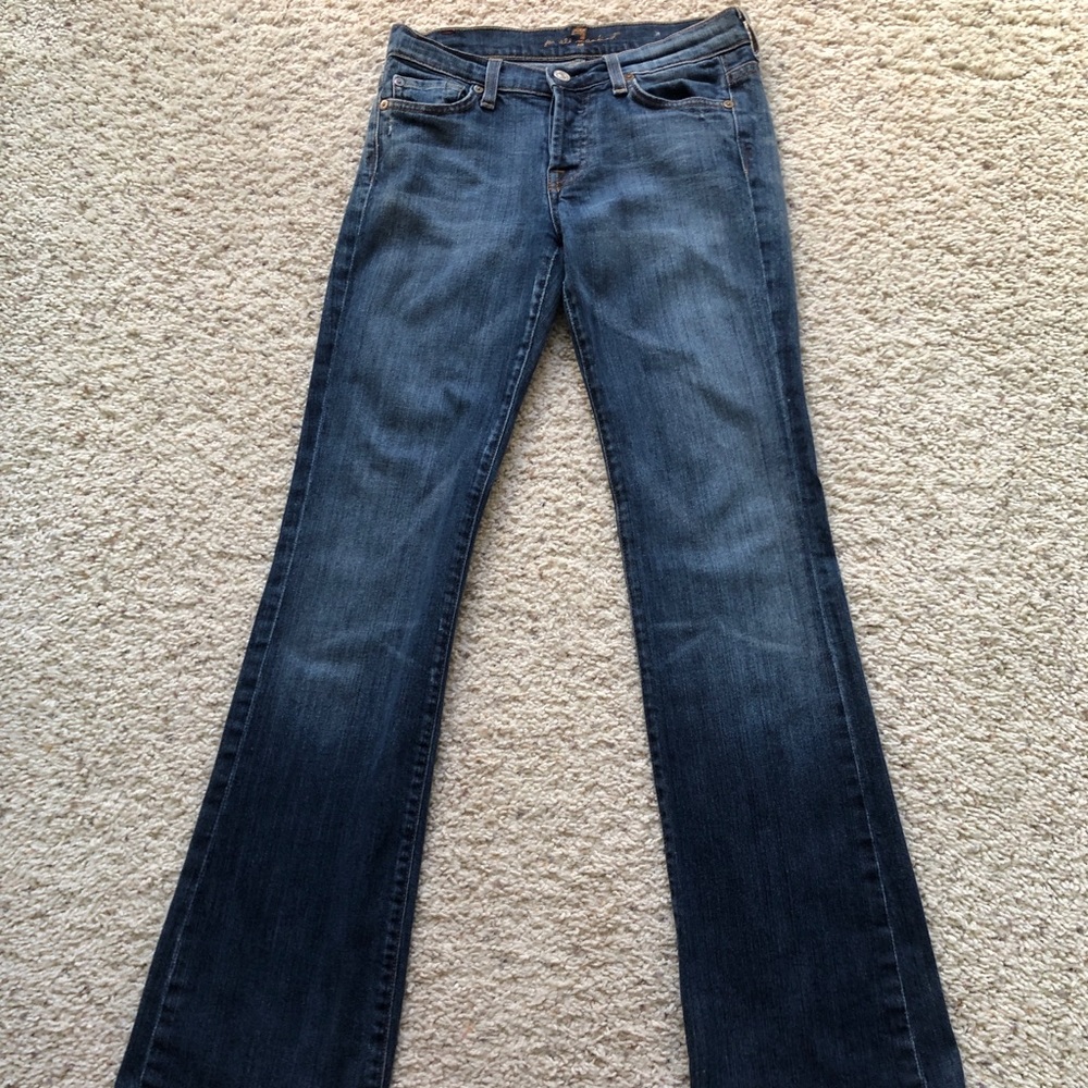 7 mid-waist Boycut Jeans